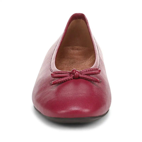 Larissa Wedge Flat