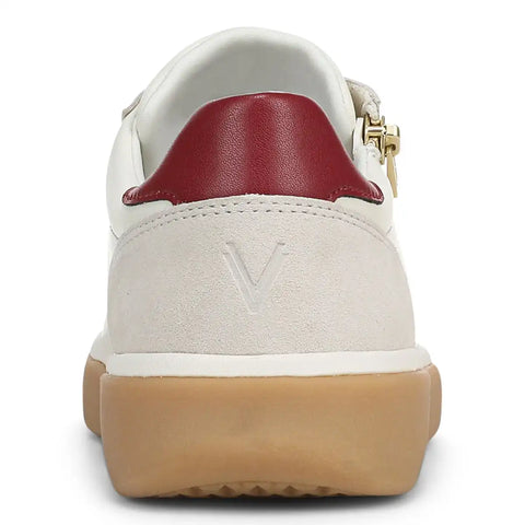 City Walk AXS Sneaker